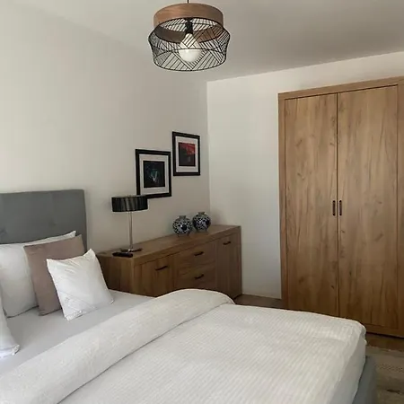 アパート Dora City Apartament