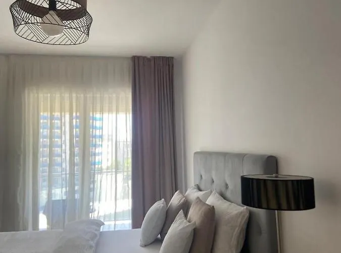 Dora City Apartament Apartmán *